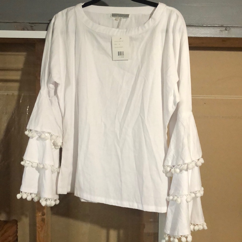 NWT Liquid by SIONI white top